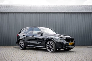 BMW X5 2023 - xDrive 45e High Executive | M sport | Panoramadak | 22" LMV | Laserlight | Memory Seats | Harman Kardon | Camera | Carplay | Cognac Leder obrazek 4
