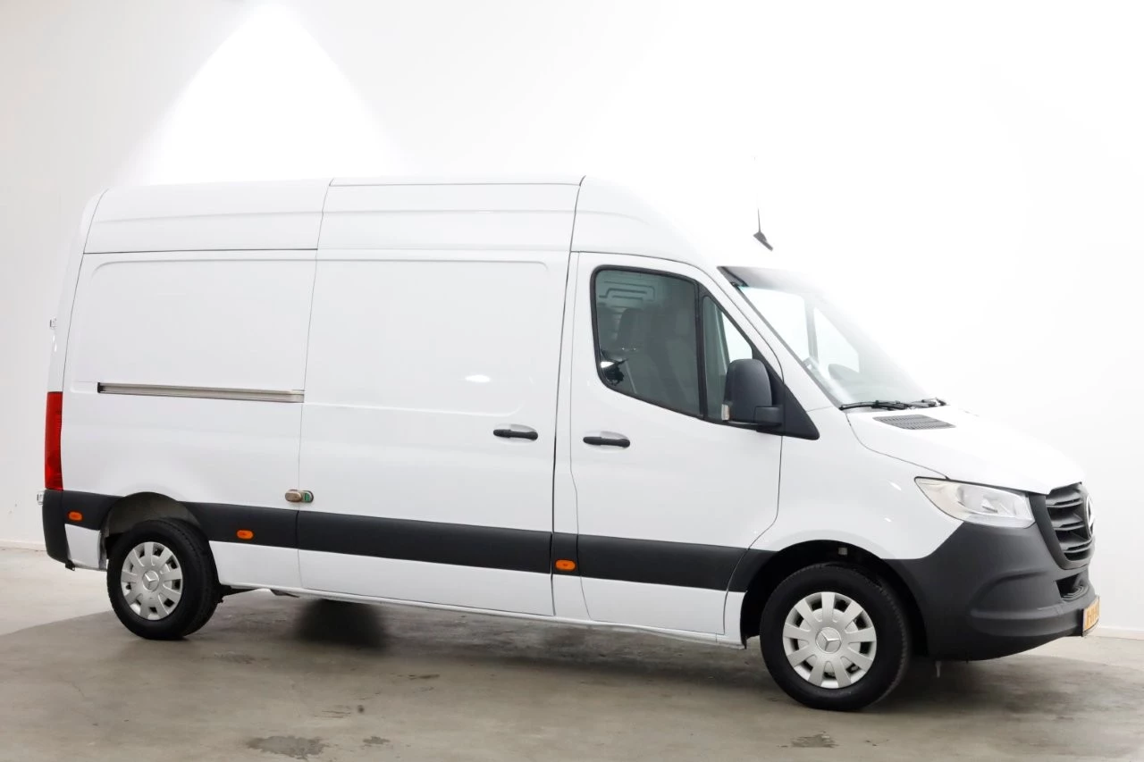 Mercedes-Benz Sprinter 2023 - 311 CDI 115pk L2H2 Airco/Carplay 10-2023 image 10