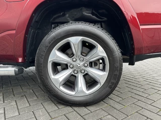 Dodge Ram 1500 2018 - 5.7 V8 LARAMIE / LPG / TREKHAAK 3.5T / ADAPTIVE CRUISE / CAMERA / PANO / 12 INCH SCREEN / DELMONICO RED obrazek 20