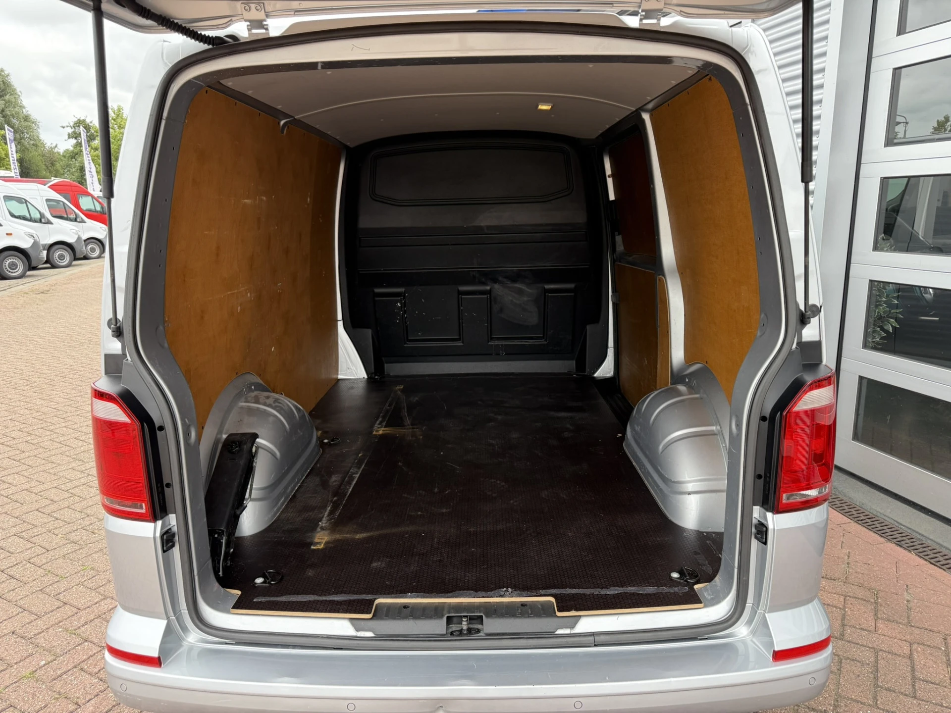 Volkswagen Transporter 2018 - 2.0 TDI L1H1/Navi/Airco/Cruise/Euro6 afbeelding 14