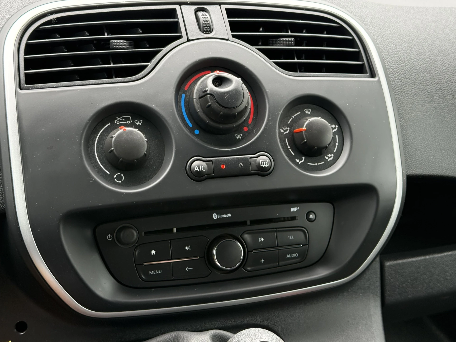 Renault Kangoo 2021 - 1.5 dCi 80PK COMF / L1H1 / 1e EIG. / TREKHAAK / AIRCO / CRUISE / NAVI / BLUETOOTH image 15