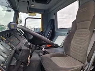 DAF CF 2002 - 250 6x2*4 - Hooklift - HIAB 102 Crane - Manual gearbox - Steering axle - Euro 3 image 12