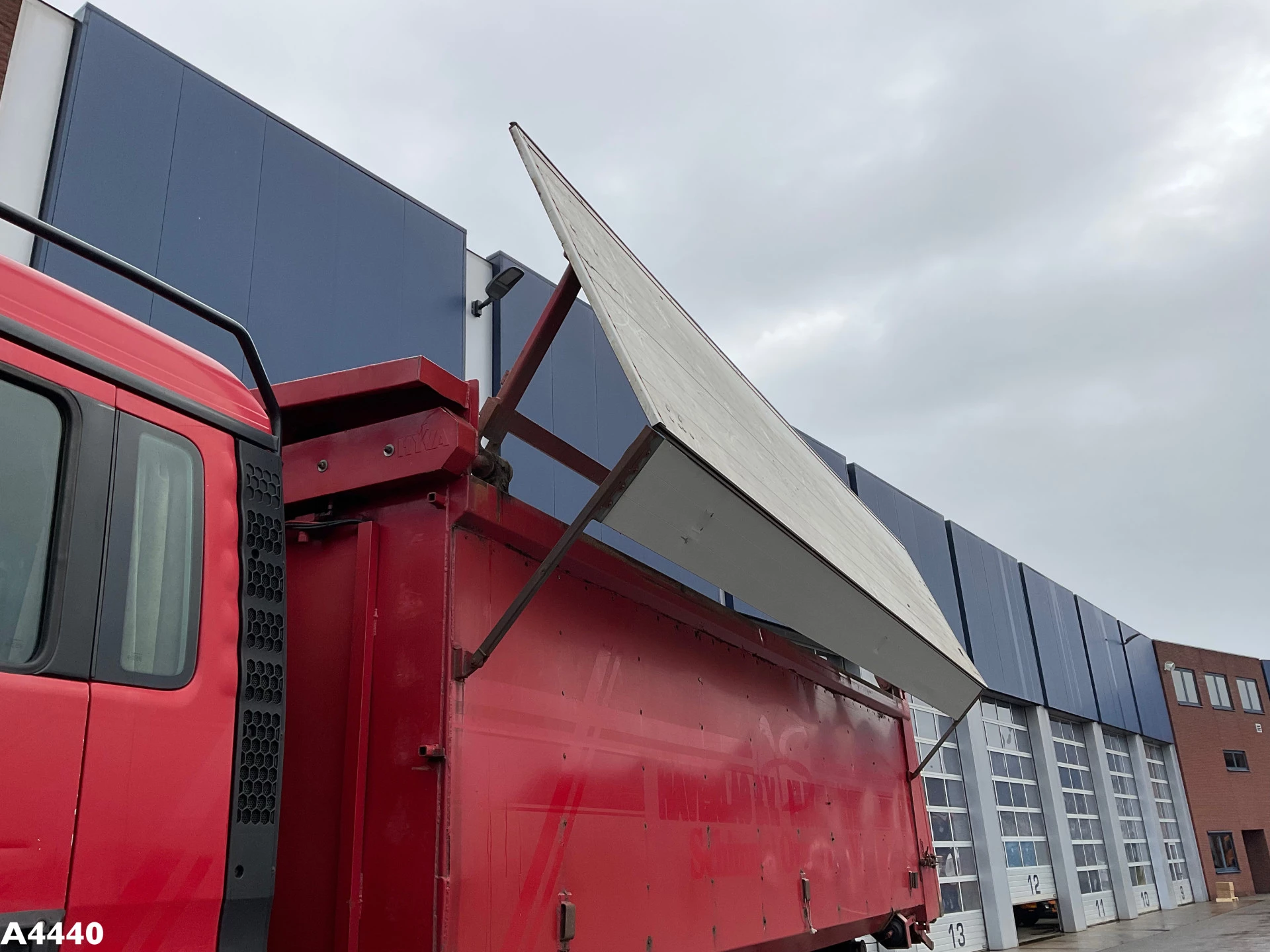 Container 25 m³ met milieukleppen afbeelding 7