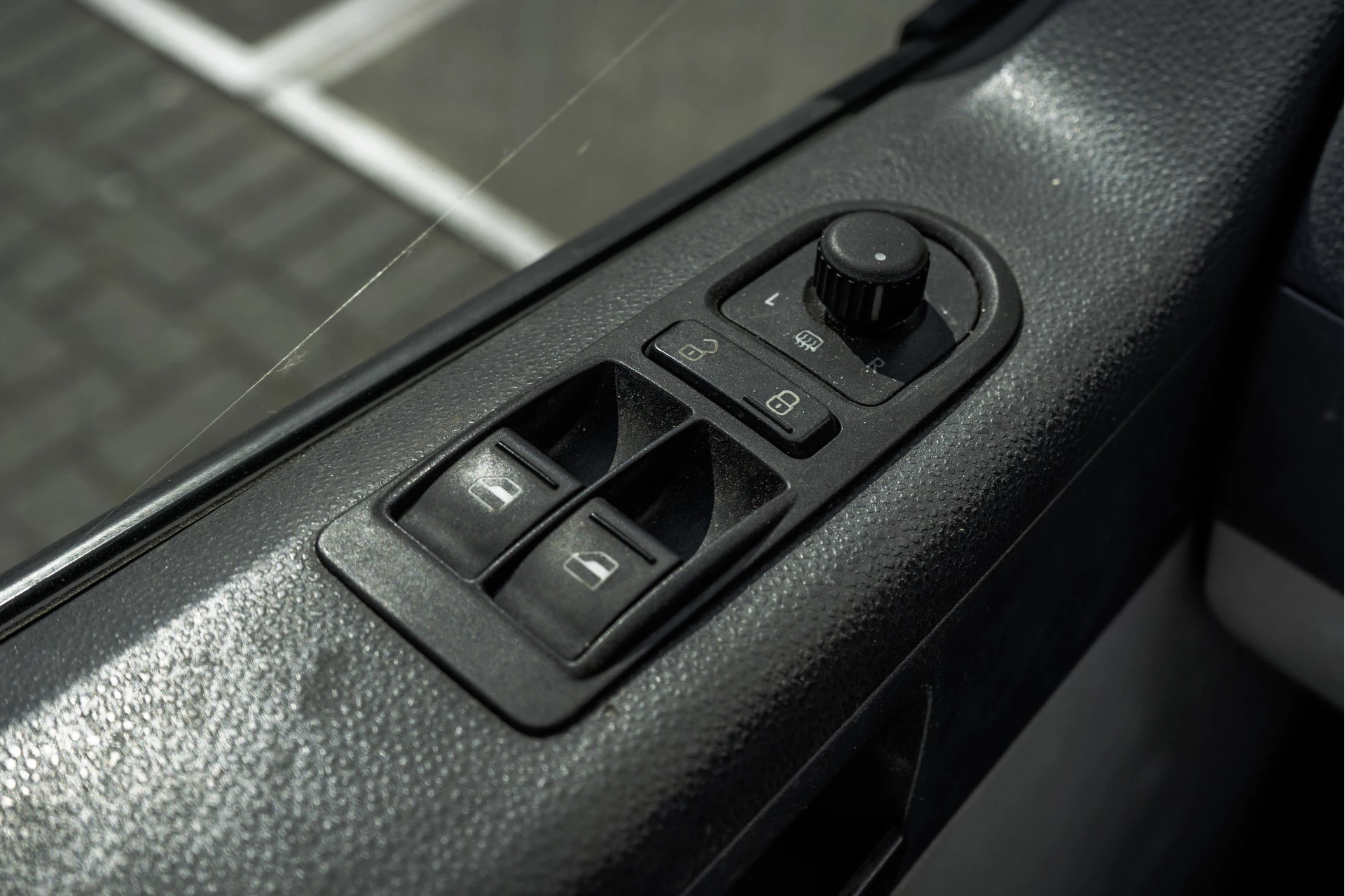 Volkswagen Transporter 2015 - TDI | L2H1 | Cruise | PDC obrázek 19