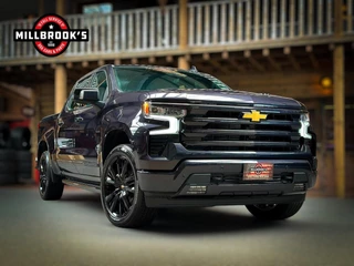 Chevrolet Silverado 2024 - USA High Country Black Edition 6.2 V8 420 PK, obrazek 6