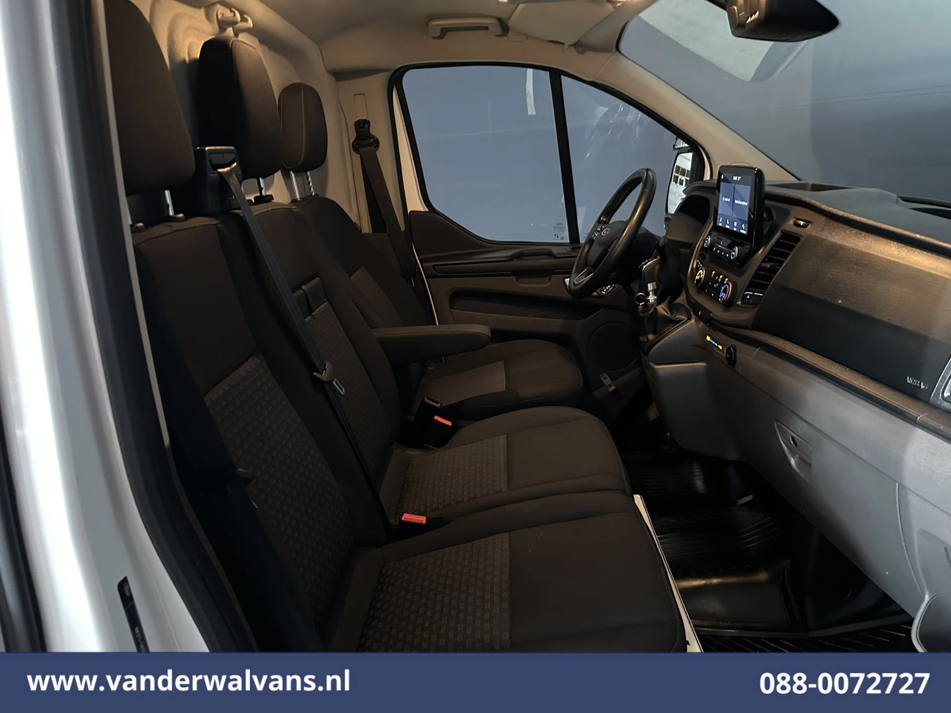 Ford Transit Custom 2022 - 2.0 TDCI 130pk L2H1 Euro6 Airco | Camera | LED | Apple Carplay | Cruisecontrol | 2800kg Trekhaak obrázek 8