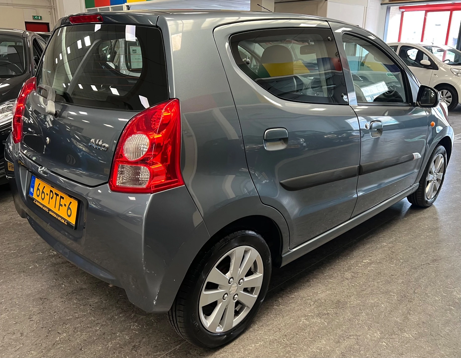 Suzuki Alto 2011 - 1.0 Exclusive - 2e eigenaar - Nette auto afbeelding 2