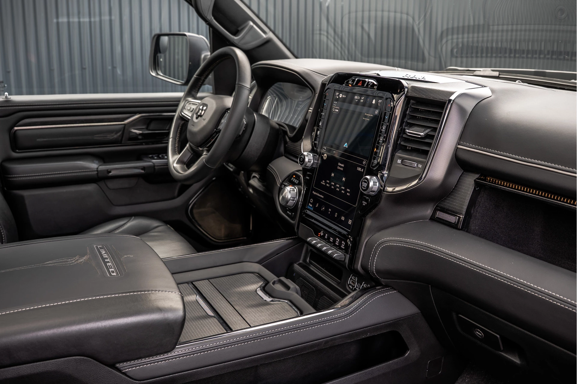 Dodge Ram 1500 2024 - 1500 LIMITED 5.7L V8 | 1e Eigenaar | Head up | Luchtvering | Rambox | Split Tailgate | Pano | Harman / Kardon zdjęcie 2