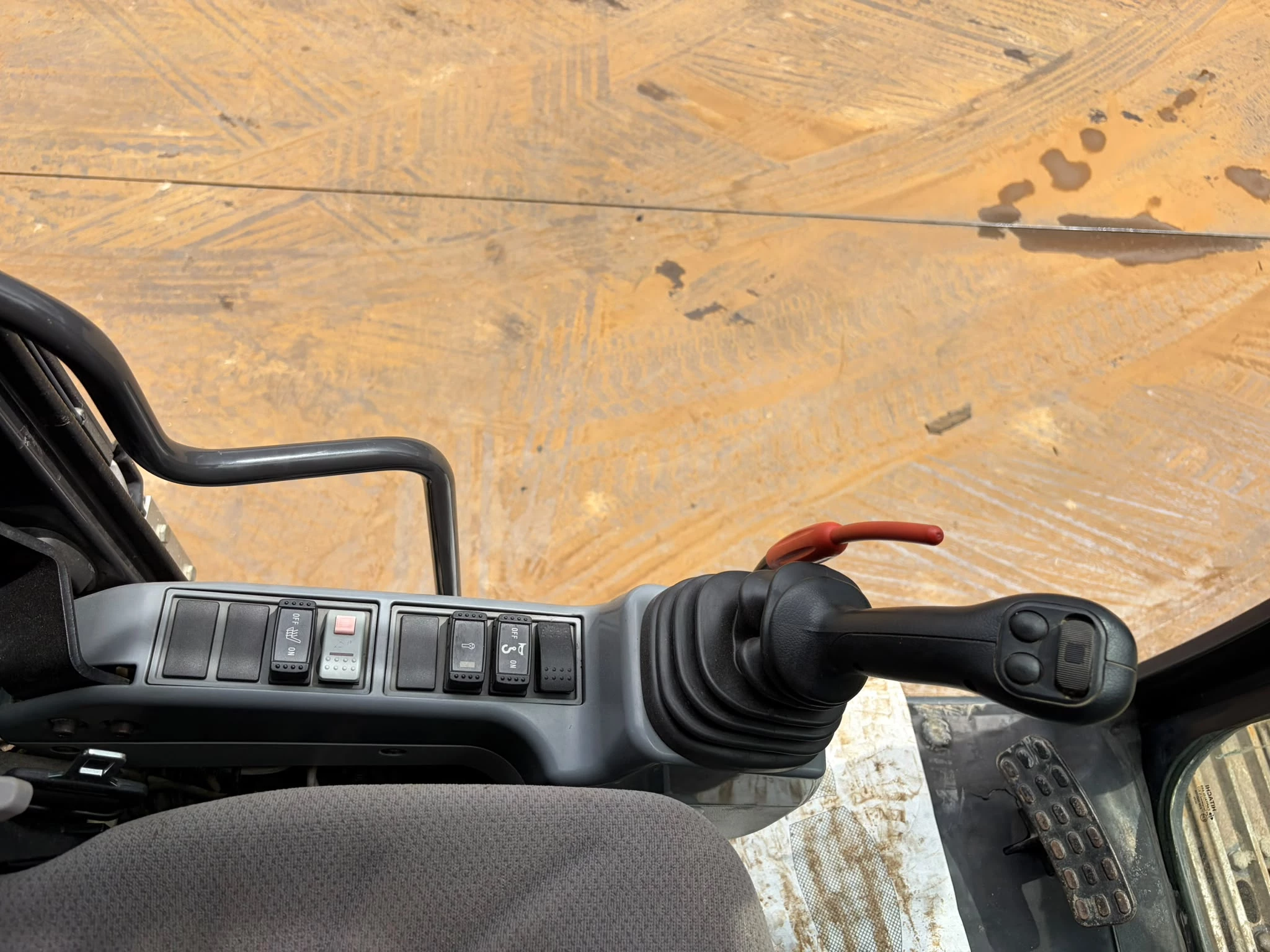 Hitachi ZX210LC-6 2017 zdjęcie 25