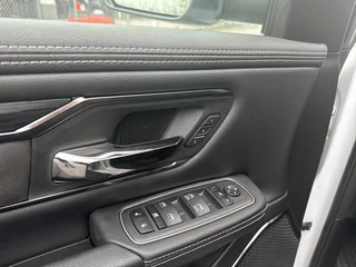 Dodge Ram 1500 2024 - 5.7 V8 4x4 Crew Cab SPORT GT BPM VRIJ! | Incl LPG | Trekhaak 13-polig | Bedcover | Adaptive cruise | PANORAMADAK| zdjecie 17