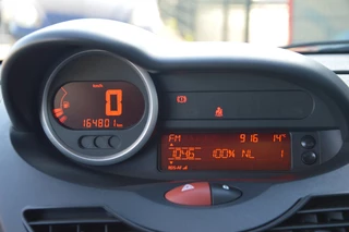 Renault Twingo 2011 - 1.2-16V Collection Airco 75PK image 8