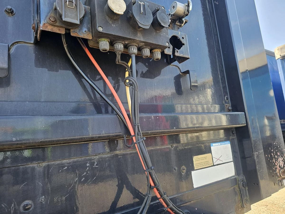 Pacton T3 001 /3 axle curtainsider /saf disc/ apk tuv/13-03-2027. 2004 image 7