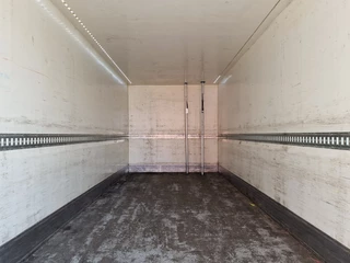 Volvo FH 2015 - 13.420 6x2 - Box - Loadlift - Manual gearbox - Low KM image 26
