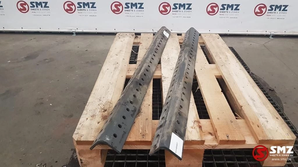 Renault 2015 - Occ hoekprofielen voor montage koppelschotel afbeelding 1