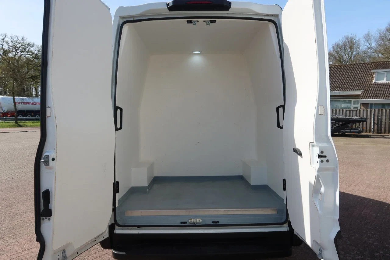 Iveco Daily 2021 - 35S16 Hi Matic l2/H2 Koel/vries verwarmen Carrier Xarios 350+ nacht aansluiting image 3