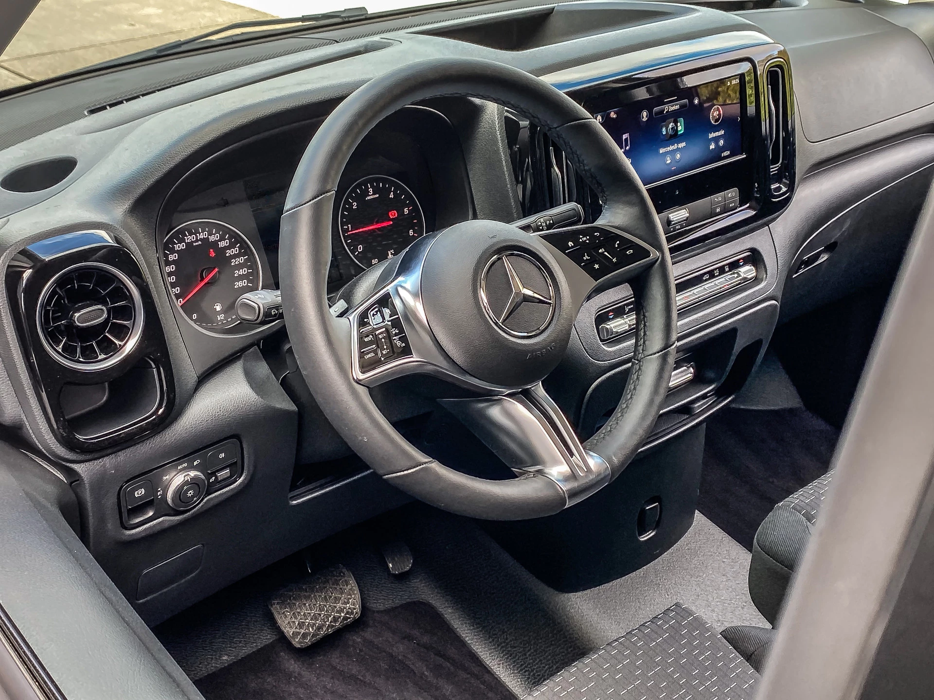 Mercedes-Benz Vito 2024 - 119 CDI 190PK Automaat Bestelwagen L2 afbeelding 57
