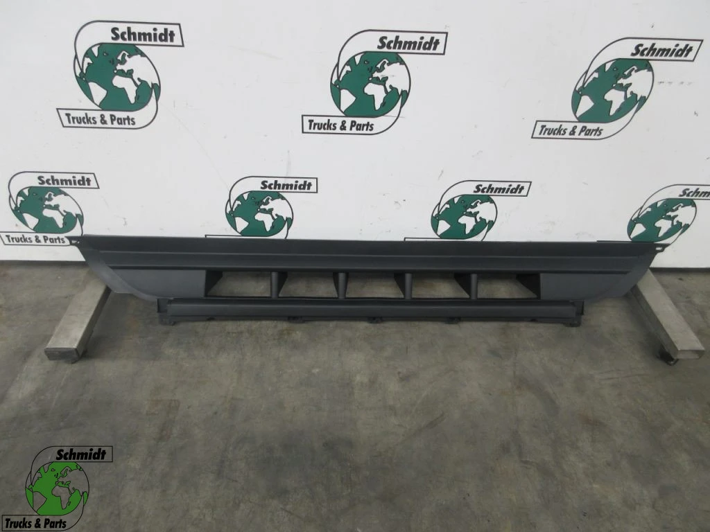 Iveco - HIWAY 5801562137 MIDDENDEEL BUMPER EURO 6 NIEUW! afbeelding 1