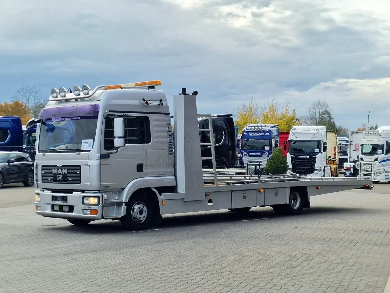 MAN TGL 2009 - 12.240 4x2 Cartransporter - 12T - AS Tronic - Hydraulic deck - Sleeper cab image 32