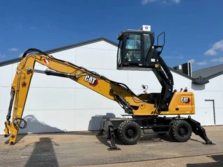 Cat 2022 - MH3024 - Automatic Greasing / Tilting Cab te koop