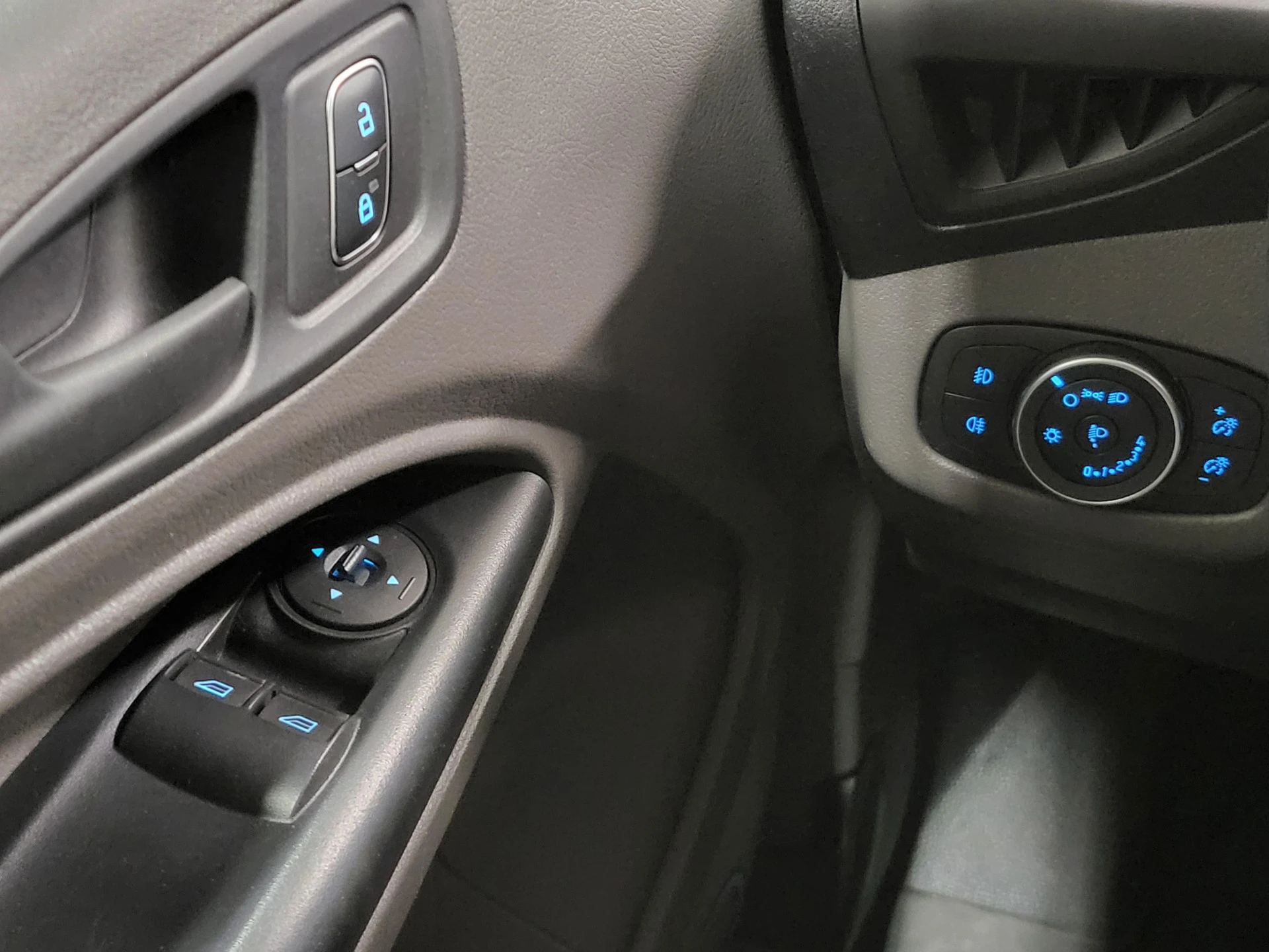 Ford Transit Connect 2021 - 1.5EcoBlue 100pk L2/H1 Euro 6! imagem 13