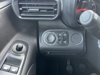 Opel Combo 2021 - 1.5D L1H1 Edition/Airco/3-zits obrazek 11