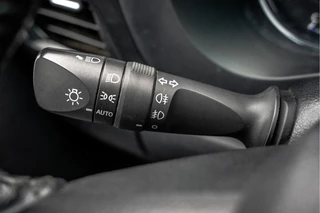 Toyota Hilux 2020 - 2.4 D 4WD | 150 PK | LED | Camera | Cruise | Navi | Climatronic | Trekhaak image 16