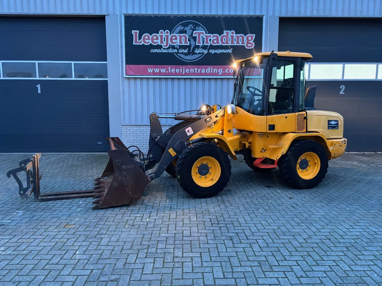 Volvo 2017 - L30G wheelloader, 2017 year, bucket + forks !! afbeelding 1