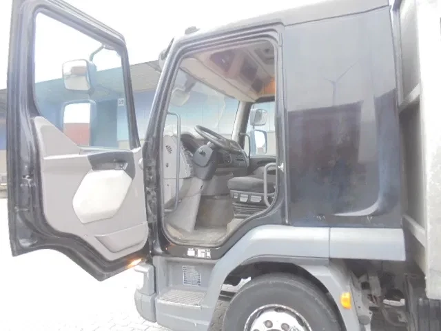 DAF LF 220 2014 - FA + HIAB 060/2 immagine 8
