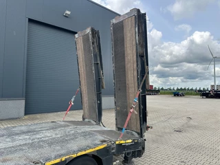 Broshuis N/A 2019 - 3ABSD Lowloader 3-axle / GVW: 59.000kg / Neck: 23.000kg / hydraulic steering + ramps + loading table / 4.60m extendable / winch / liftaxle obrazek 36