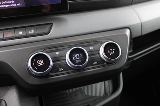 Renault Master 2024 - T35 2.0 dCi 170pk L2H2 Extra - Navigatie - Blind Spot - Camera - Stoelverwarming - Verwarmde voorruit - Rijklaar obrazek 22