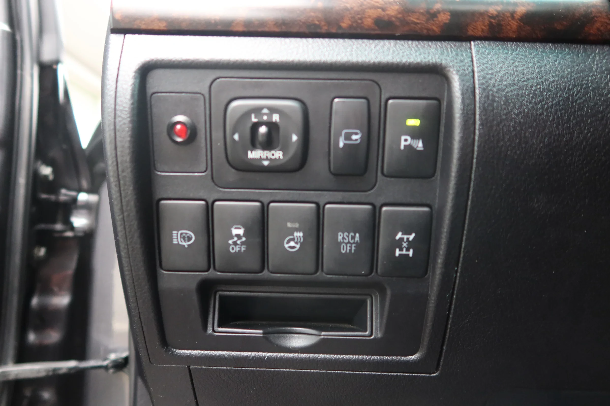 Toyota Land Cruiser 2016 - (200 SERIES) V8 200 5.5 Executive 7 persoons. Luchtvering. €42.500.- Marge immagine 19