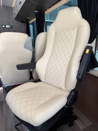 Setra N/A 2014 - S 411 HD. HIGH-END Camper! obrazek 15