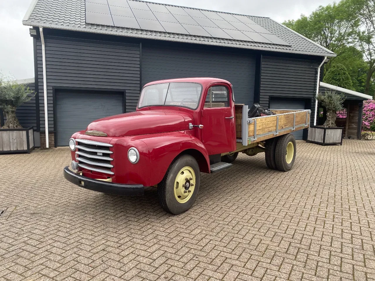 1953 - | L370 | 1953 | PERFECT CONDITION !!! | 6 CILINDER BENZINE ENGINE | obrázek 1