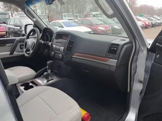 Mitsubishi Pajero 2008 - GLS 3.5 - V6 , 4x4 , 7 Pers., Full Option image 11