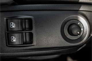 Iveco Daily 2022 - 35S16 | L4H2 | 157 PK | 3-Zits | Airco | Parkeersensoren obrazek 20