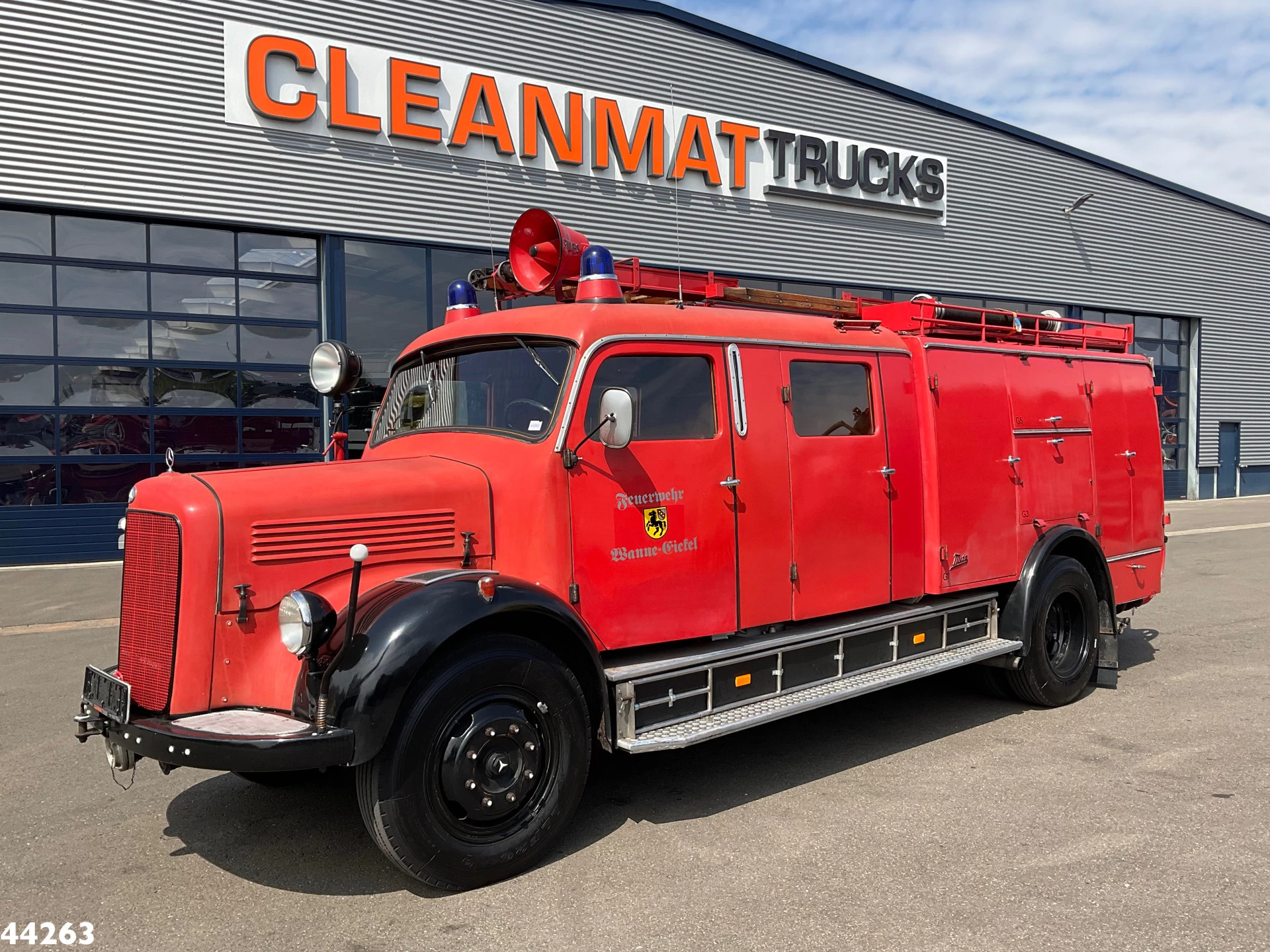 Mercedes-Benz LF 311 Oldtimer Feuerwehrfahrzeug Just 35.940 km! 1957 afbeelding 1