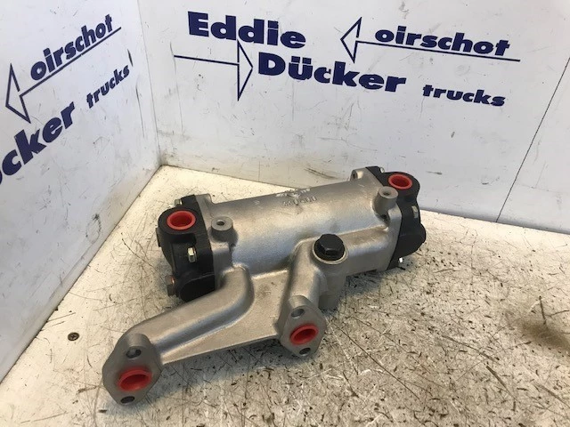DAF 1987 - 0116489-0262141-0262141R OLIEKOELER (NIEUW) imagem 1