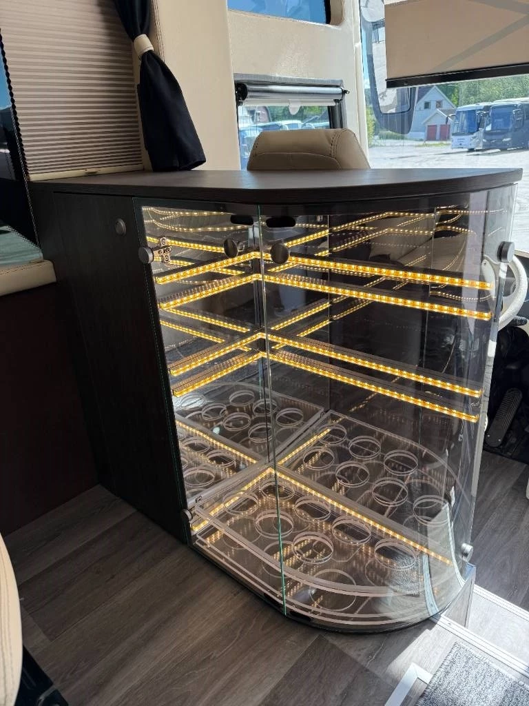 Setra 2014 - S 411 HD. HIGH-END Camper! Bild 32