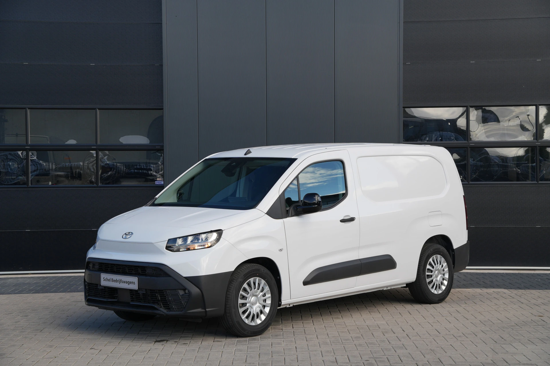 Toyota ProAce 2026 - CITY Electric Comfort L2 50 kWh - Airco - Carplay - Cruise - Camera - Rijklaar afbeelding 1