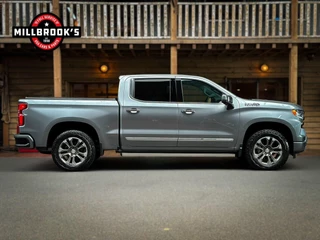 Chevrolet Silverado 2024 - USA High Country 6.2 V8 420 PK bild 3
