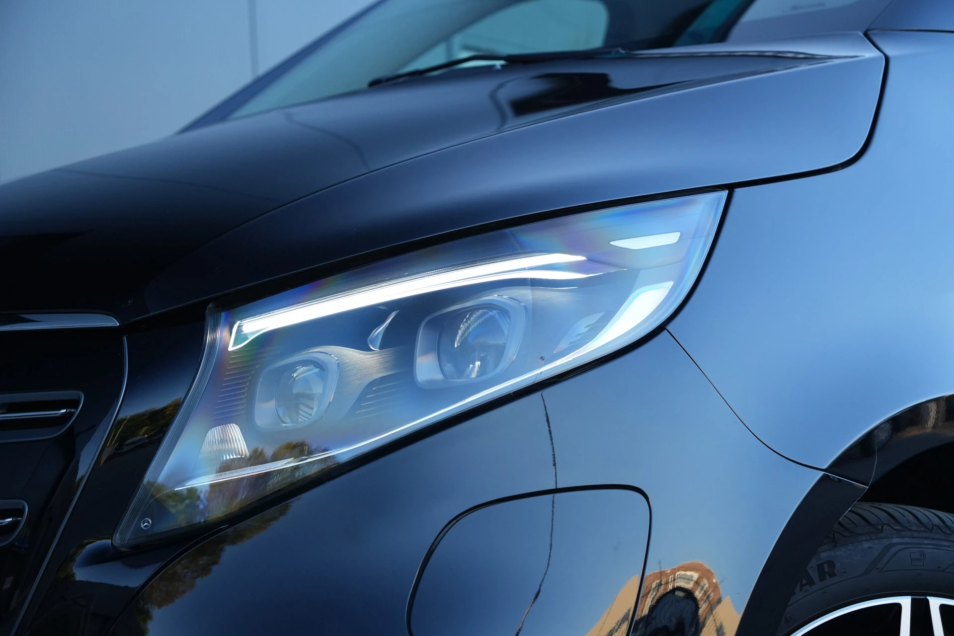 Mercedes-Benz EQV 2024 - 300 L2 90kWh 204pk - 2x Schuif - Stoel/Stuurverwarming - Stoelkoeling - Elek Schuifdeuren - Blindspot - Multibeam LED - Rijklaar Bild 12