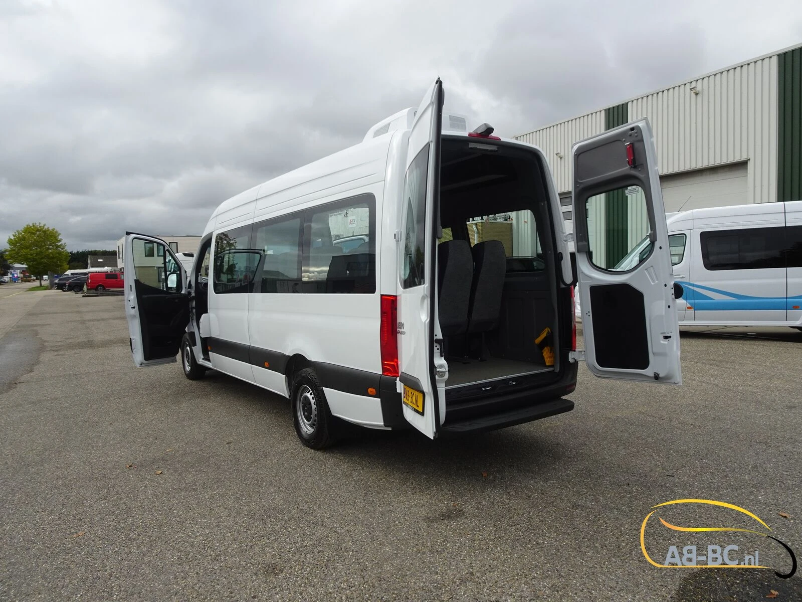 Mercedes-Benz eSprinter - 17 Seats Electric Range: 465 km Bild 30