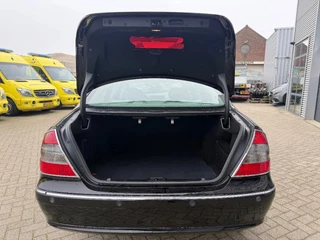 Mercedes-Benz E-Class 2007 - 200 Kompressor Limousine 8 Persoons Automaat Airco Cruisecontrol 93000KM obrazek 10