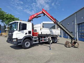 Scania P - NGS XT P410 / 6X4 / RETARDER / ONLY:192584 KM / BIG AXLE / FASSI F215A / REMOTE / ROTATOR / 2SIDE TIPPER / FULL-STEEL / DRUM BRAKES / TUV:01-03-2027 / EURO-6 / 2018 afbeelding 2 miniatuur