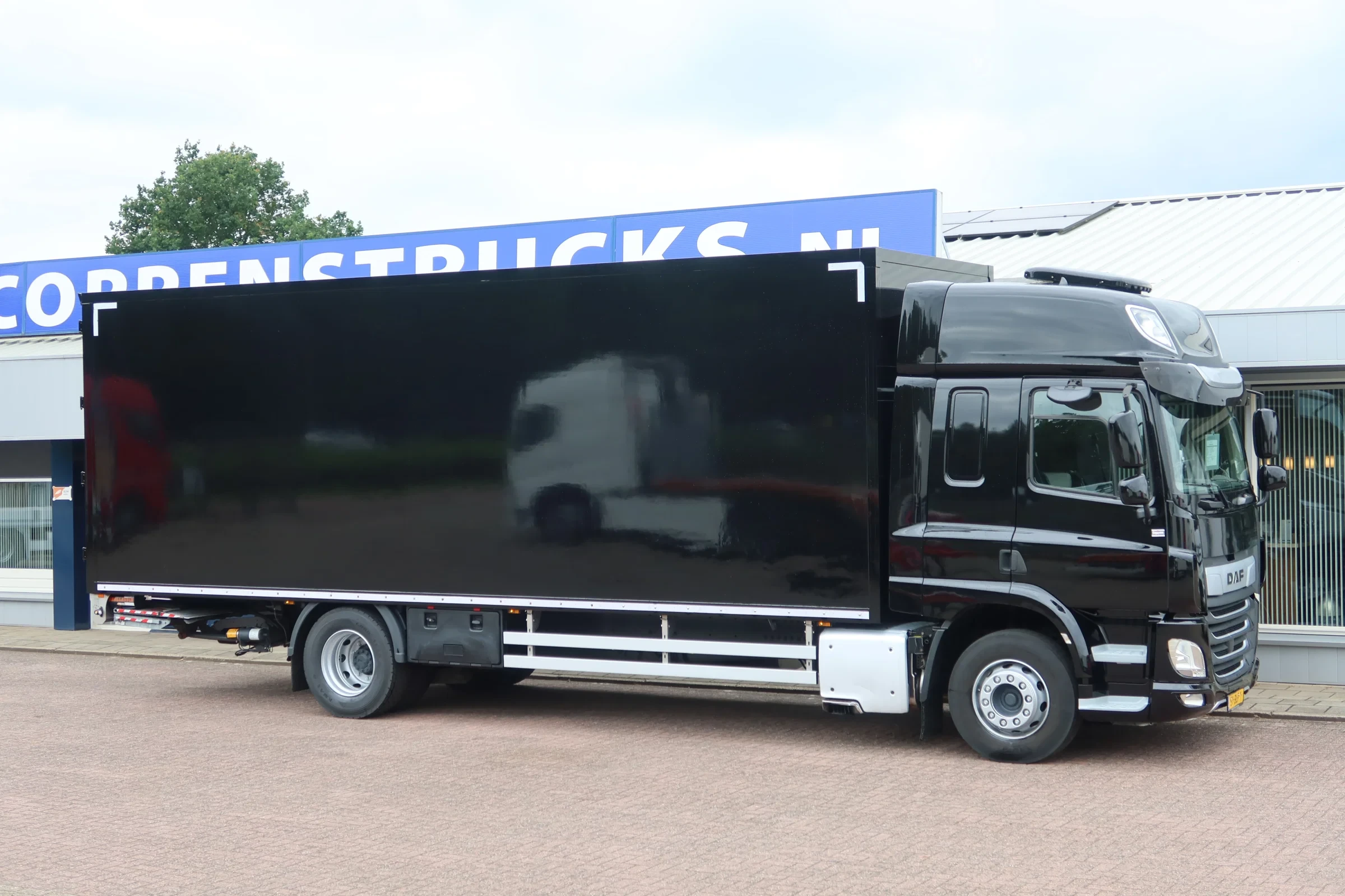 DAF CF 410 2018 - Bak +Dhollandia 2000 kg klep. Black Edition obrázek 2