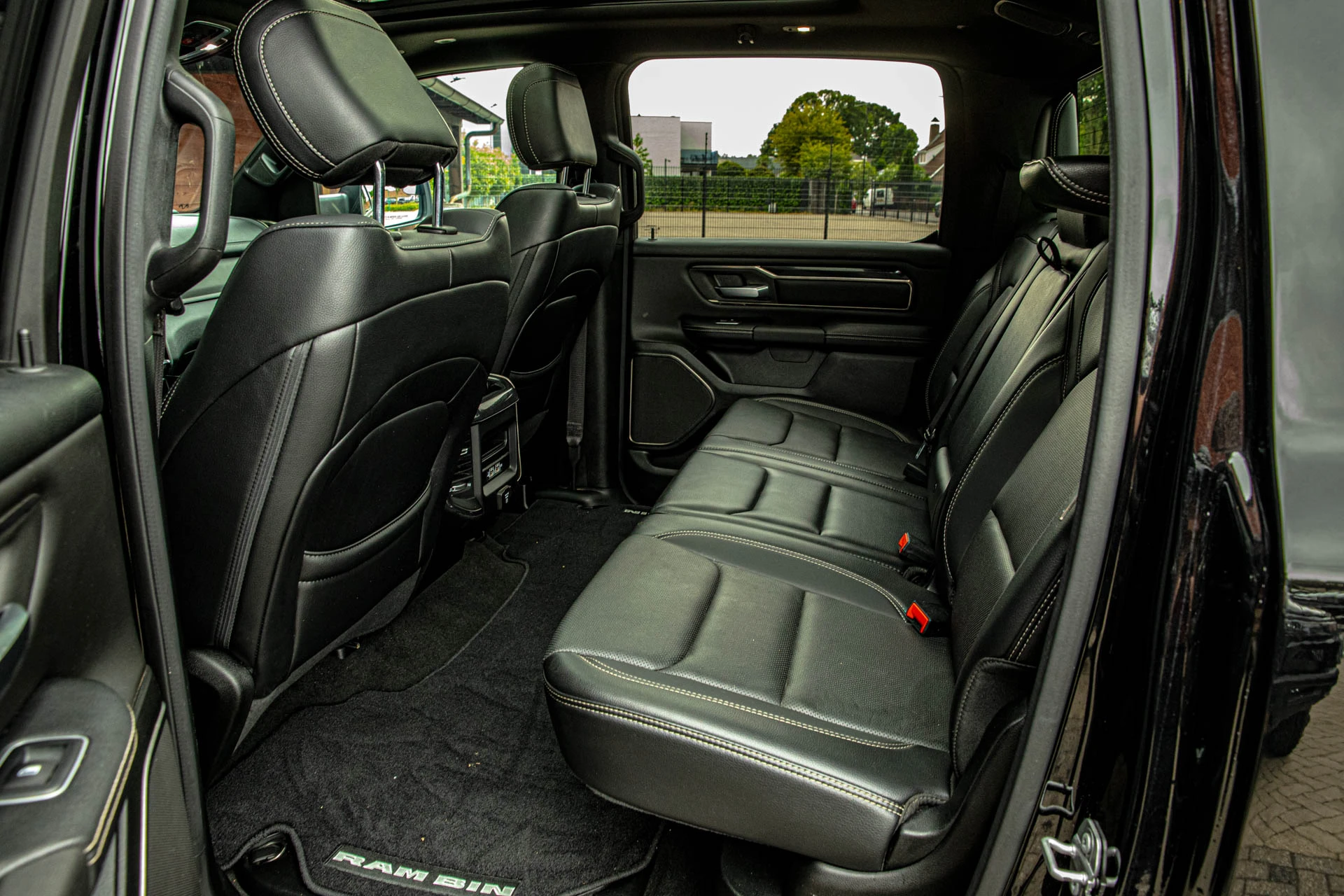 Dodge Ram 1500 2020 - Dodge ram 1500 Sport Night afbeelding 14