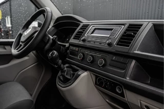 Volkswagen Transporter 2019 - T6 Kombi **2.0TDI L2H1 | 9-Persoons | Incl. btw en bpm | Airco | Cruise | PDC | Euro 6** bild 2