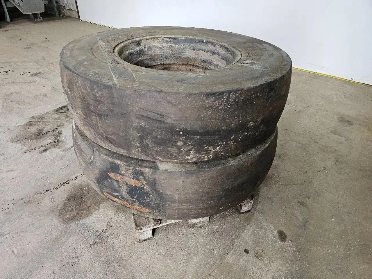 Firestone 16.9-30 Bild 2