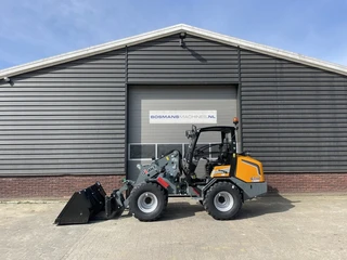 Giant G3500 shovel 2025 r €795 LEASE 2025 afbeelding 2 miniatuur