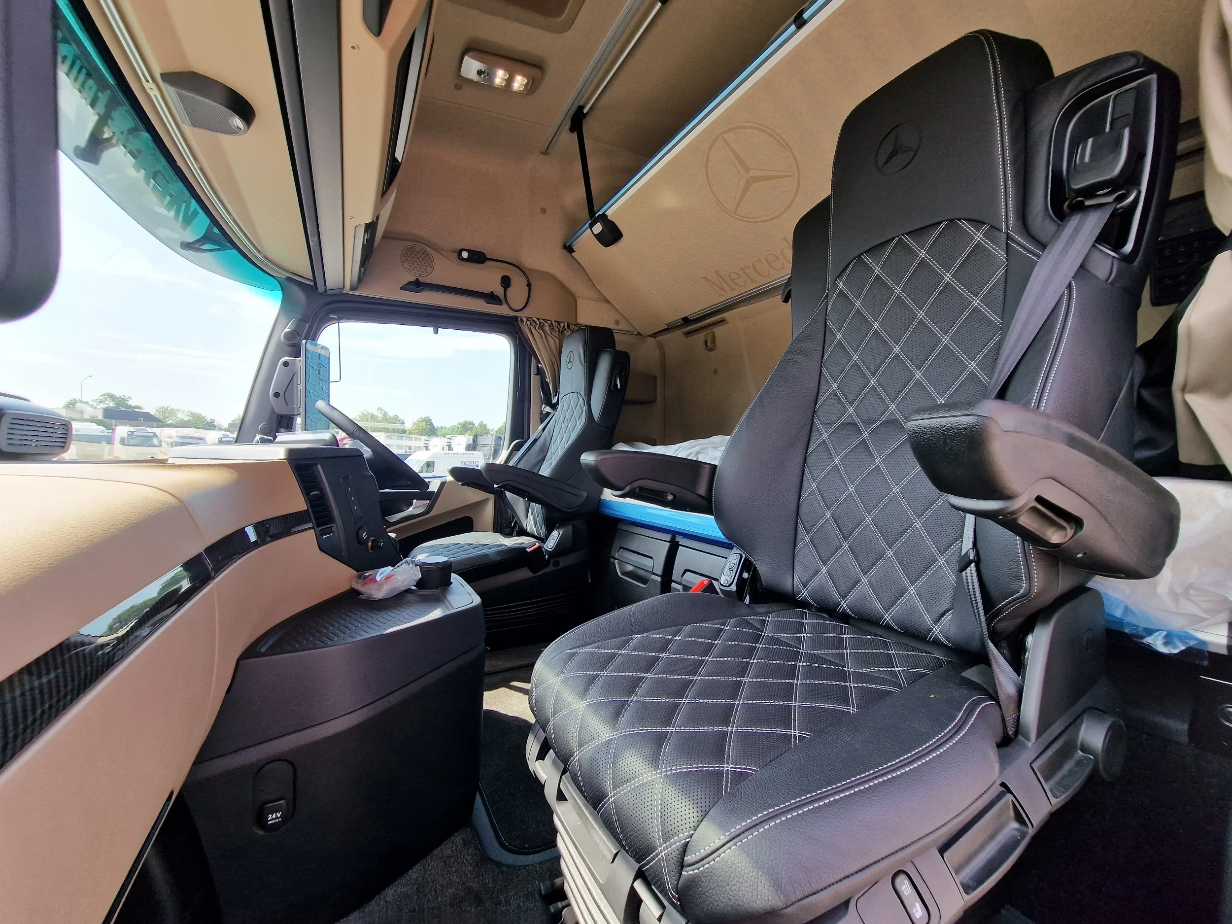 Mercedes-Benz Actros 2026 - L 2663 6x2/4 - RHD - Procab - Gigaspace - Retarder - Leather - Mirror cam afbeelding 30